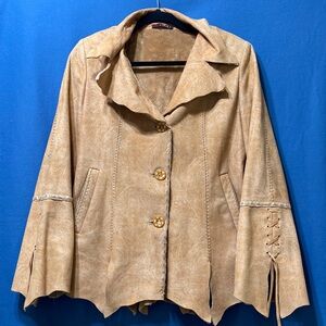 Used suede three buttons down jacket with two front pockets sizeS good condition